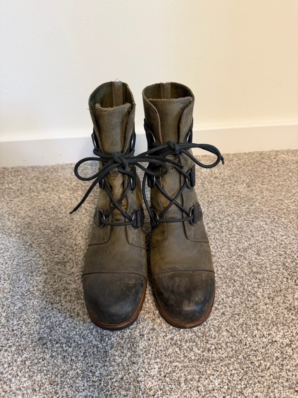 Sorel Women's Olive Green Lace-Up Wedge Leather Boots